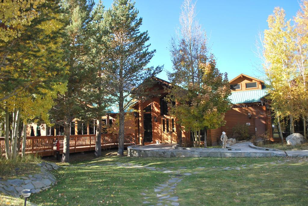 Double Eagle Resort And Spa June Lake Exterior photo