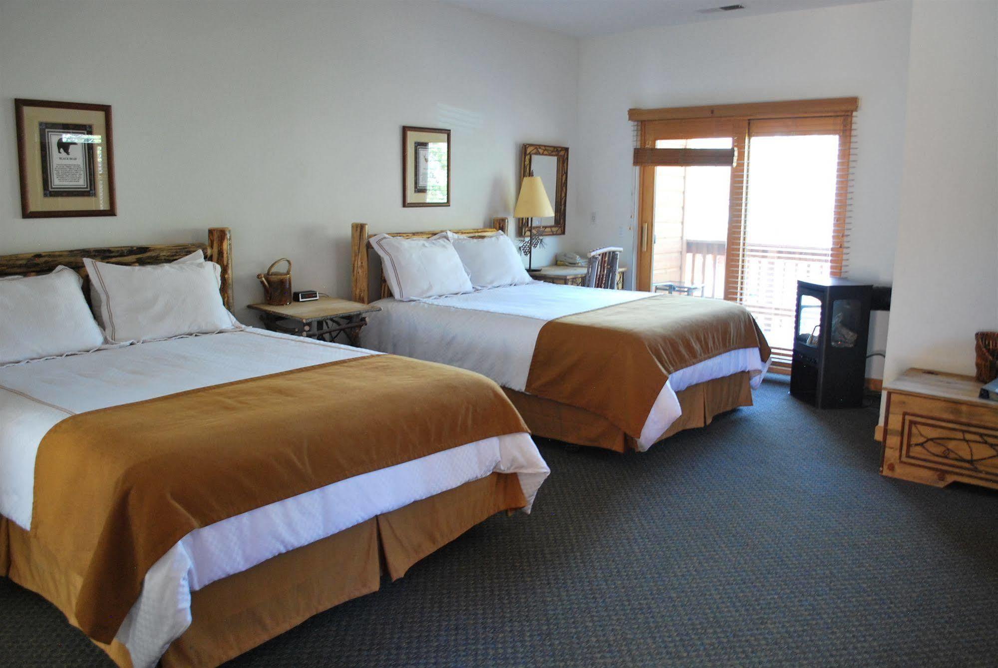Double Eagle Resort And Spa June Lake Exterior photo